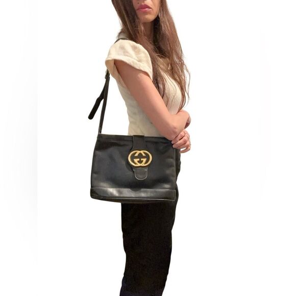 Gucci Black Leather Shoulder Bag with Gold Logo - Picture 13 of 13